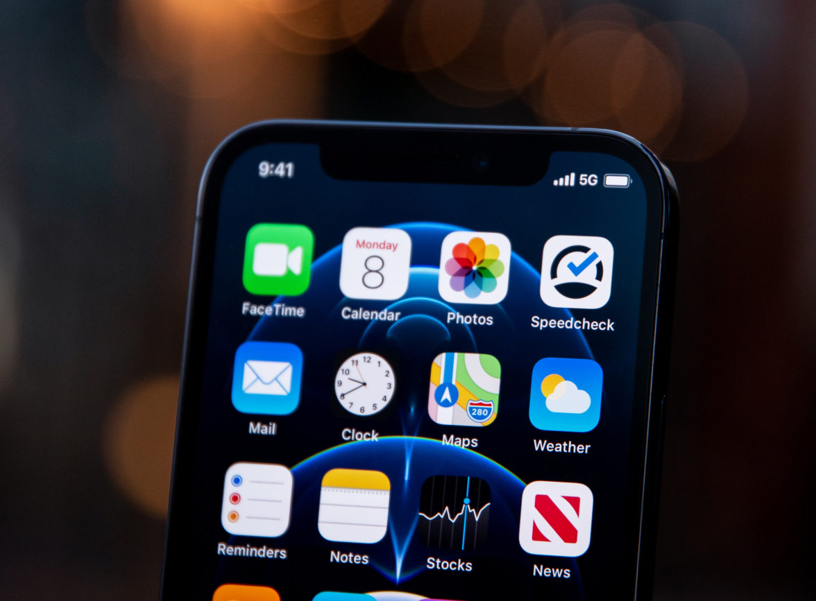 舞钢苹果手机维修分享为什么 iPhone 12 在冬季会自动关机 