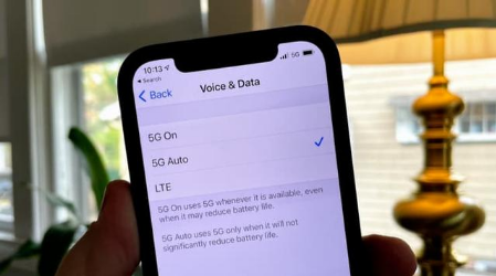 舞钢苹果手机维修分享iPhone 12如何打开或关闭5G网络 