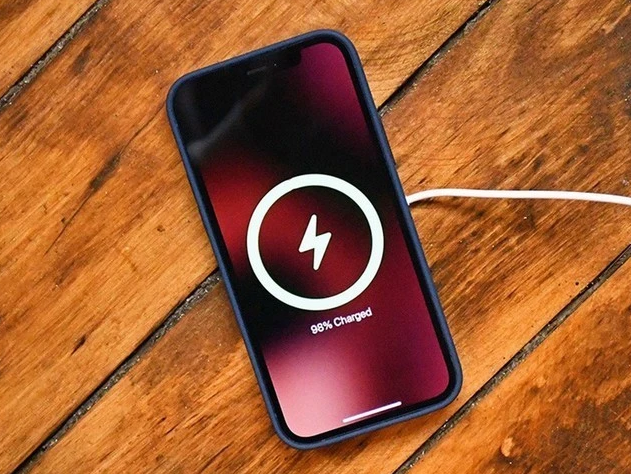 舞钢苹果手机维修分享iPhone 12可以随便充电吗 